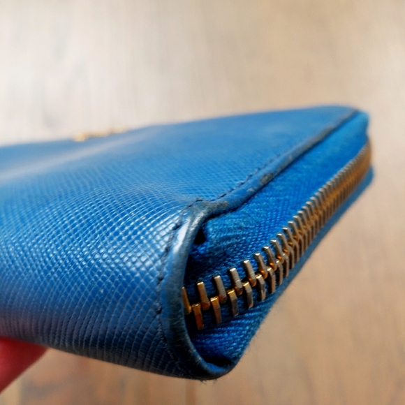 Prada Blue Saffiano Zip Wallet - Picture 14 of 14